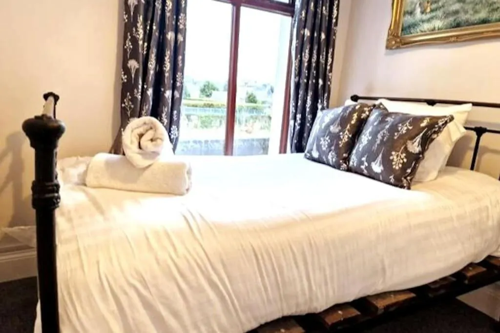 Apartment Stay At Granny'S, 4 Bed Terrace On Iconic Canal Galway