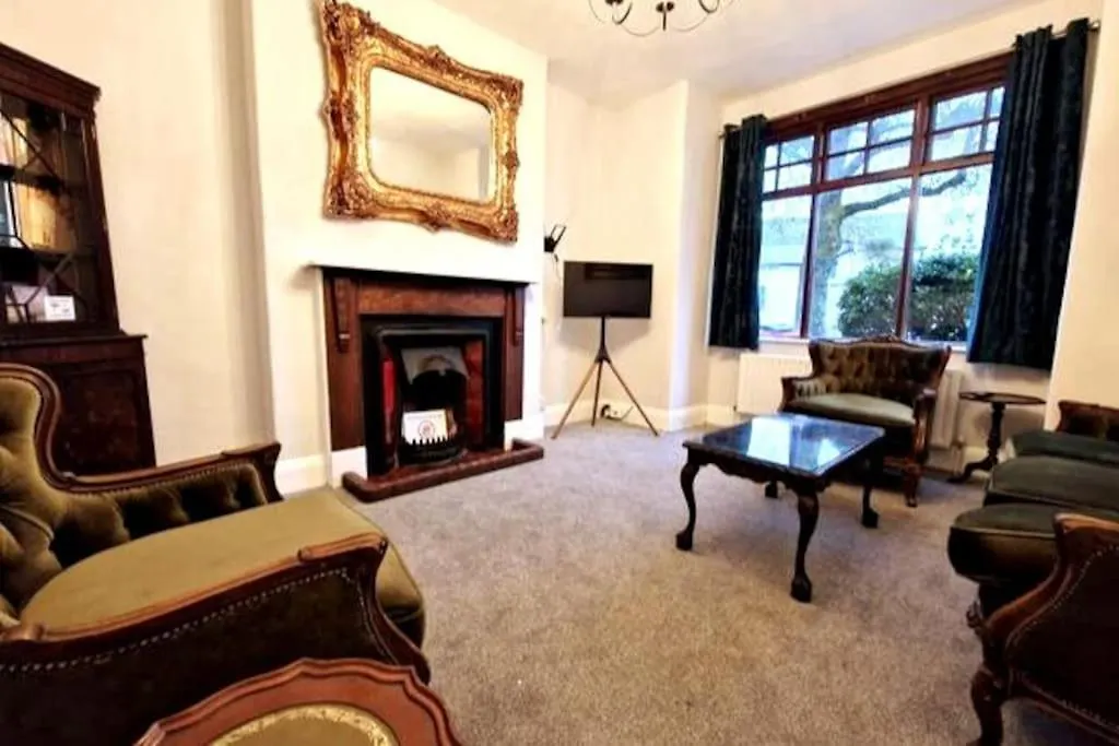 Apartment Stay At Granny'S, 4 Bed Terrace On Iconic Canal Galway
