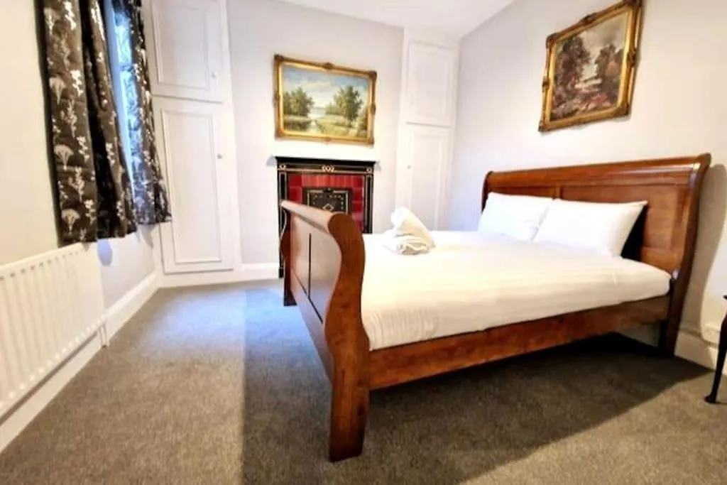 Stay At Granny'S, 4 Bed Terrace On Iconic Canal Galway