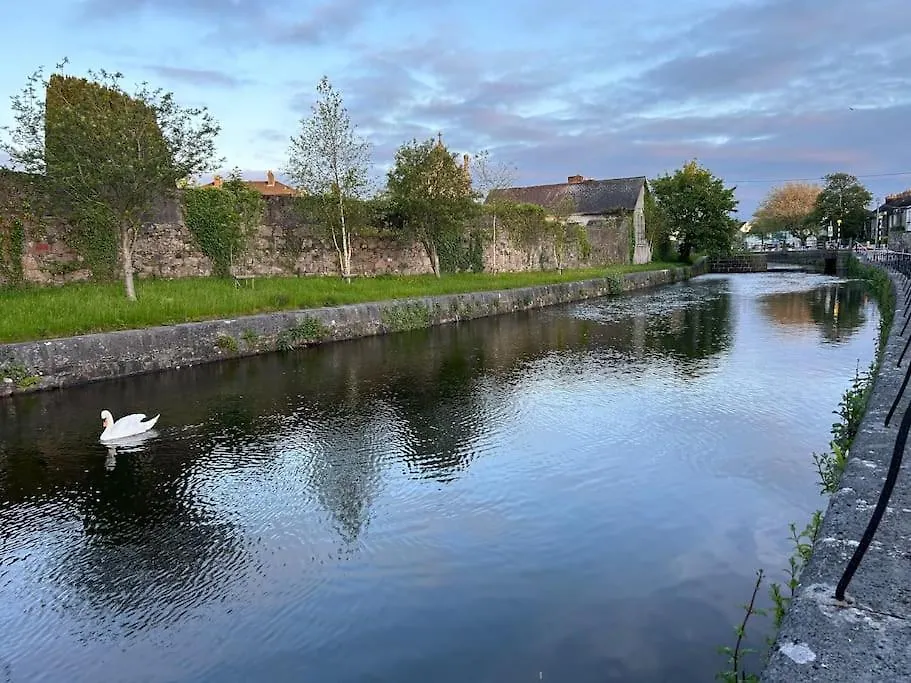 Stay At Granny'S, 4 Bed Terrace On Iconic Canal Galway